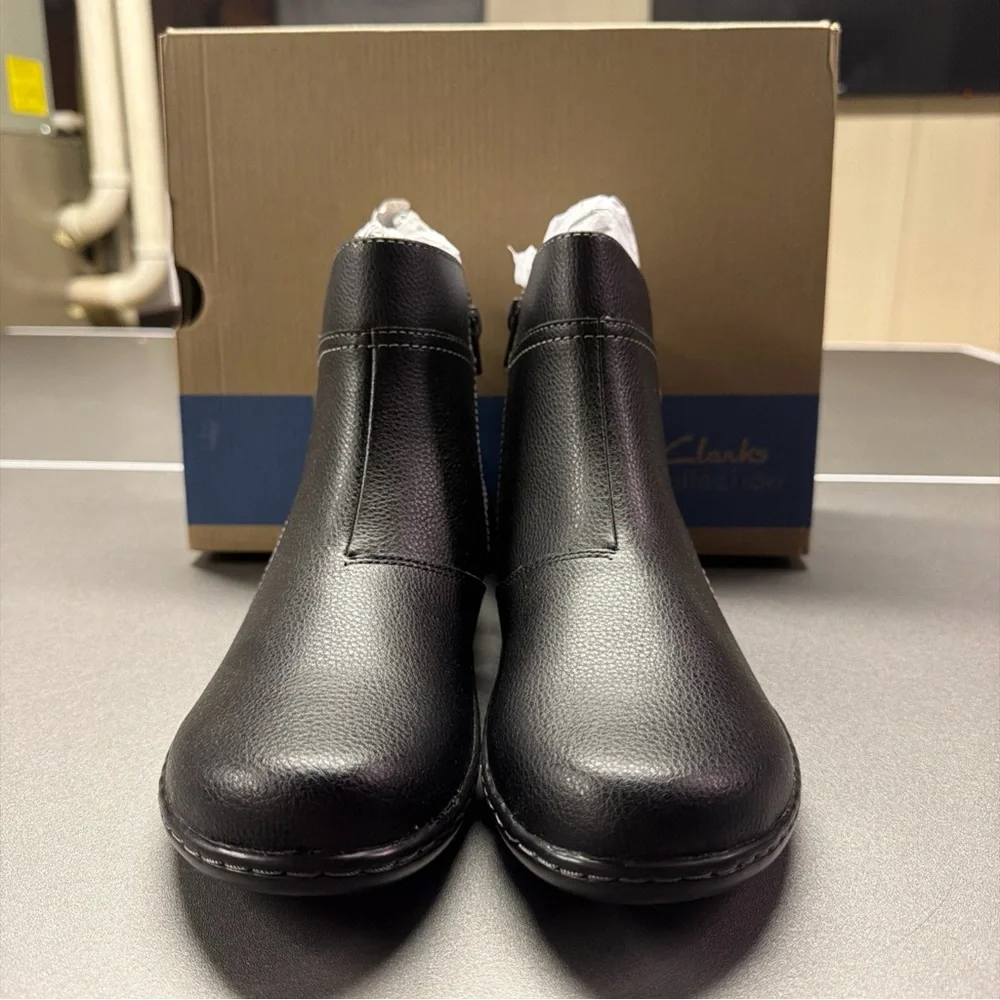 Clarks‎ Ashland Mabel Women's Boot Sz 8.5 Brand New With Box